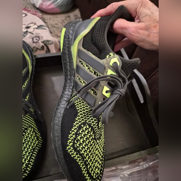 Adidas Men's Black and Green Running Shoes - Picture 6 of 13